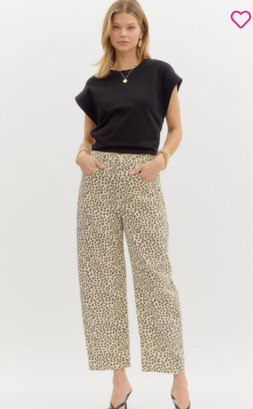 Dream in safari pants
