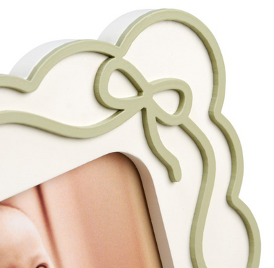 Green Scalloped Photo Frame